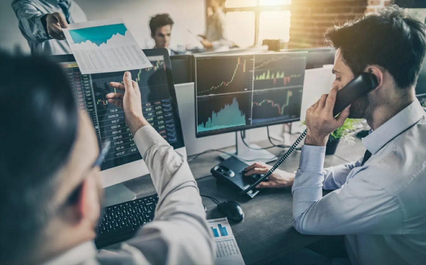 What separates a trader from an investor in AU